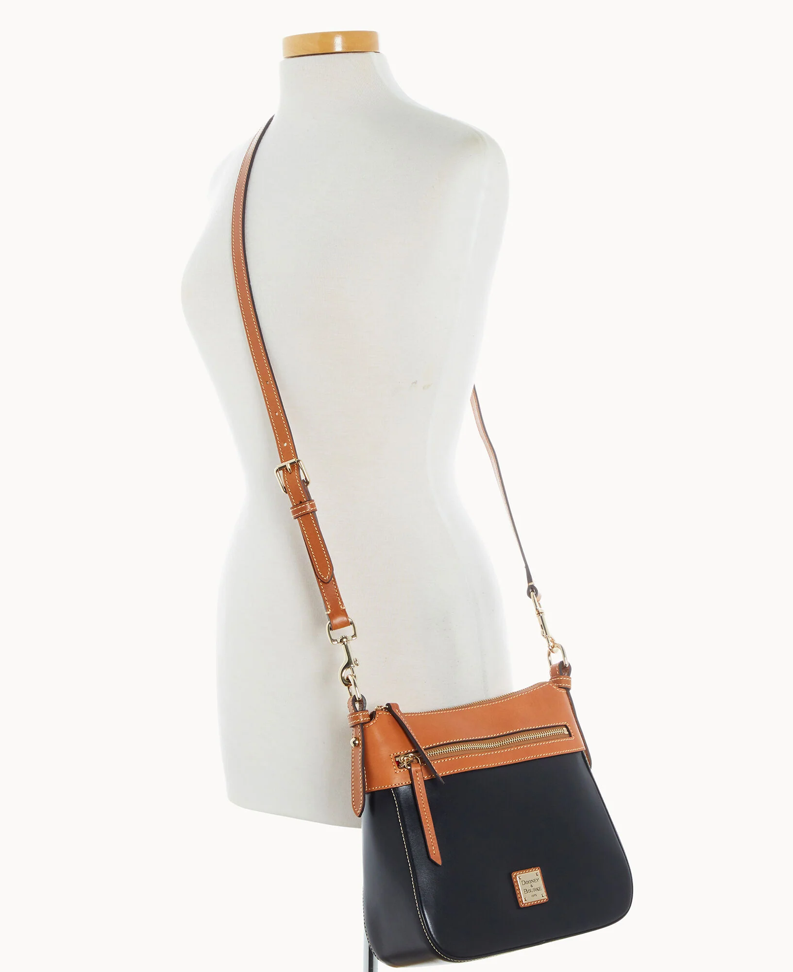 Wexford Leather Crossbody 25 - Image 12
